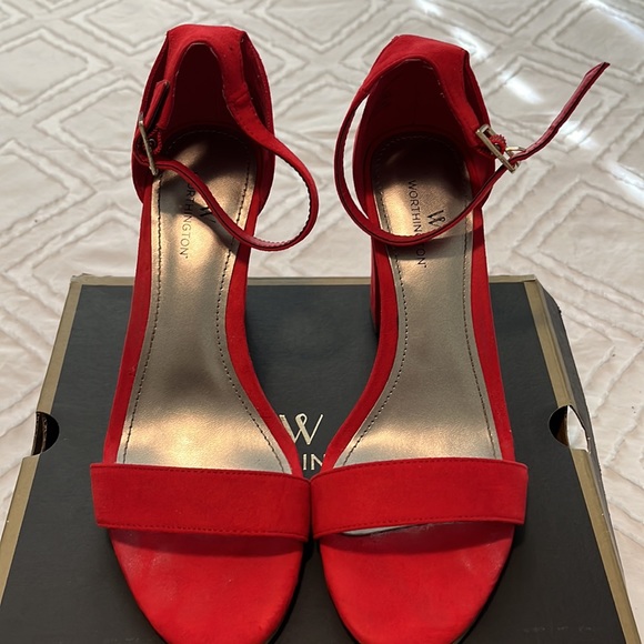 Worthington Red Heels - Picture 2 of 3